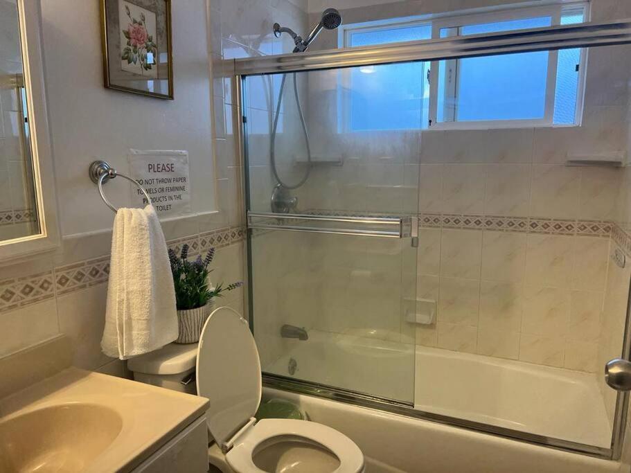 Affordable Private Rooms With Shared Bath Kitchen Near Sfo デーリーシティ エクステリア 写真