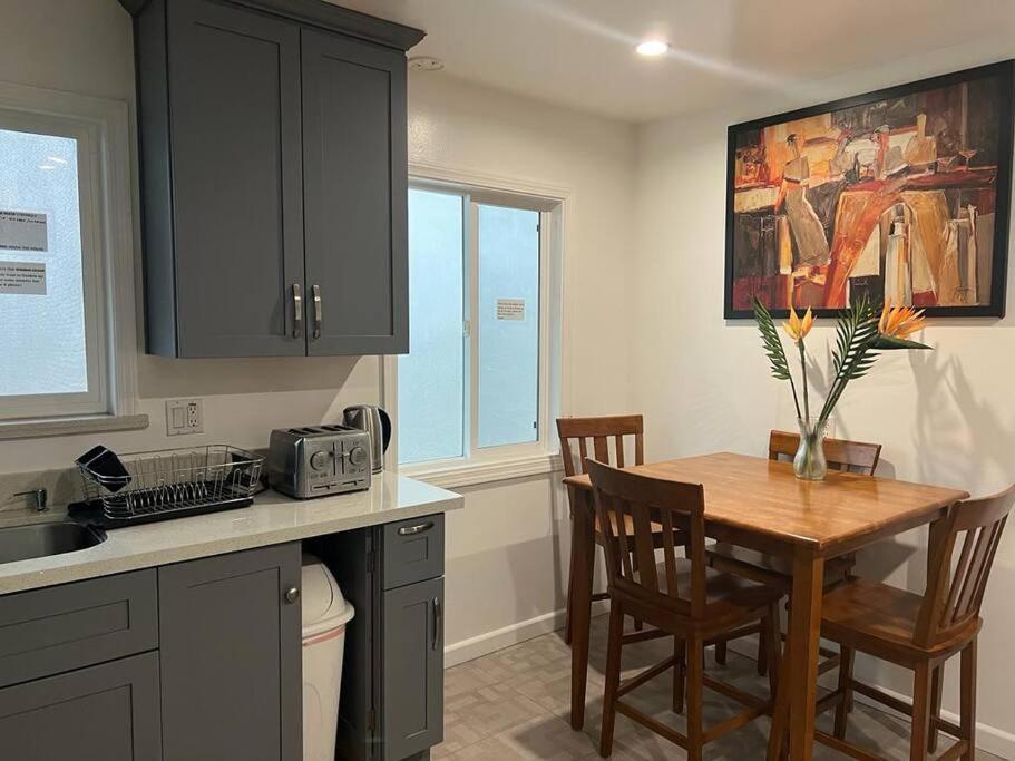 Affordable Private Rooms With Shared Bath Kitchen Near Sfo デーリーシティ エクステリア 写真