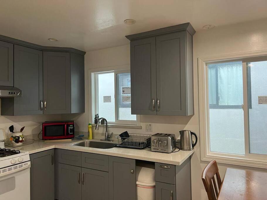 Affordable Private Rooms With Shared Bath Kitchen Near Sfo デーリーシティ エクステリア 写真